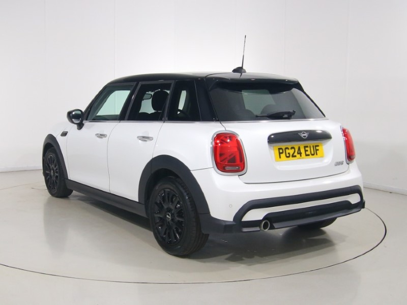 2024 (24) MINI HATCHBACK 1.5 Cooper Classic Premium 5dr Auto 1