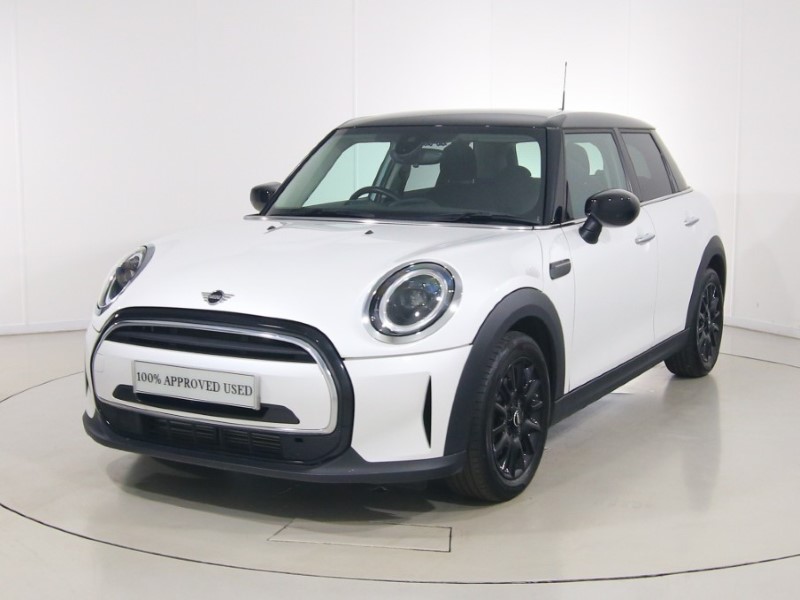 2024 (24) MINI HATCHBACK 1.5 Cooper Classic Premium 5dr Auto 5697790