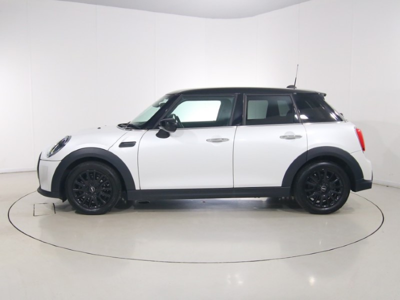 2024 (24) MINI HATCHBACK 1.5 Cooper Classic Premium 5dr Auto 5697791