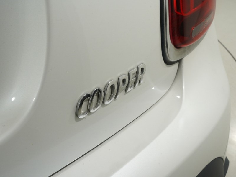 2024 (24) MINI HATCHBACK 1.5 Cooper Classic Premium 5dr Auto 5697759