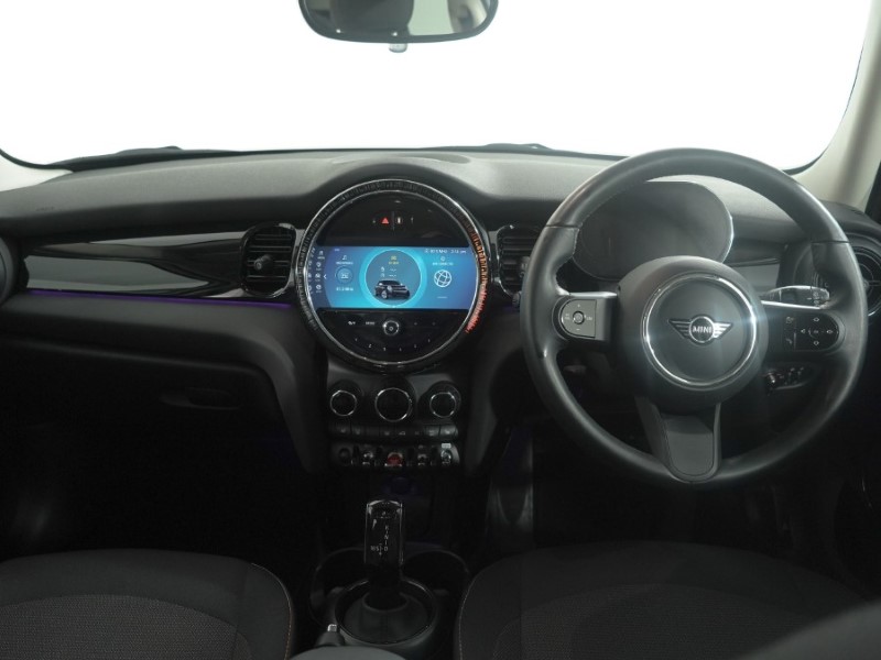 2024 (24) MINI HATCHBACK 1.5 Cooper Classic Premium 5dr Auto 5697752