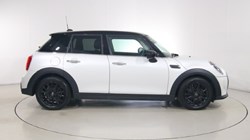 2024 (24) MINI HATCHBACK 1.5 Cooper Classic Premium 5dr Auto 5697795