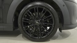 2021 (21) MINI HATCHBACK 1.5 Cooper Exclusive 3dr Auto 5716669