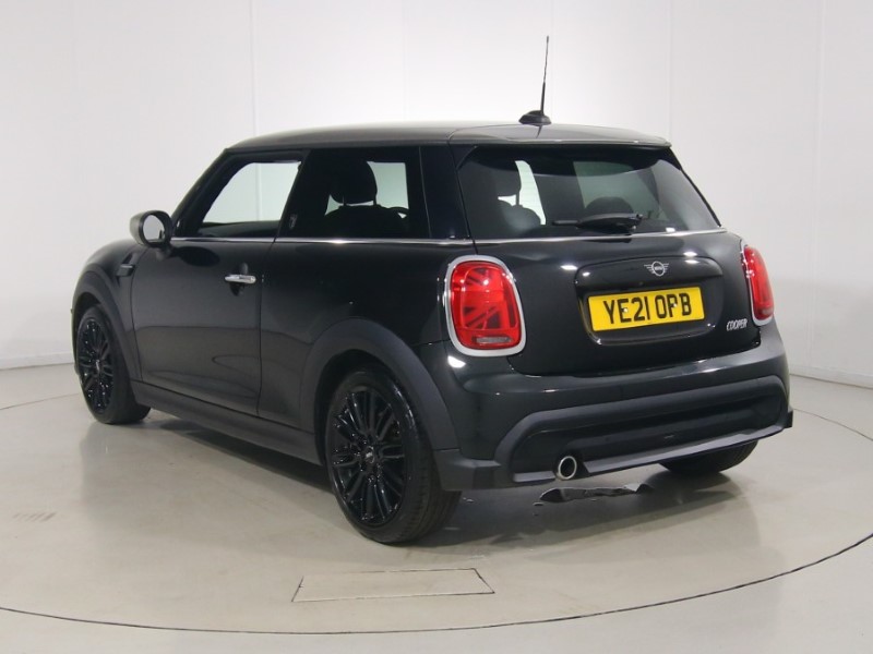 2021 (21) MINI HATCHBACK 1.5 Cooper Exclusive 3dr Auto 5716708