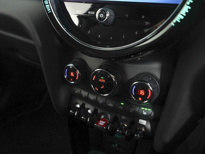 2021 (21) MINI HATCHBACK 1.5 Cooper Exclusive 3dr Auto 5716679