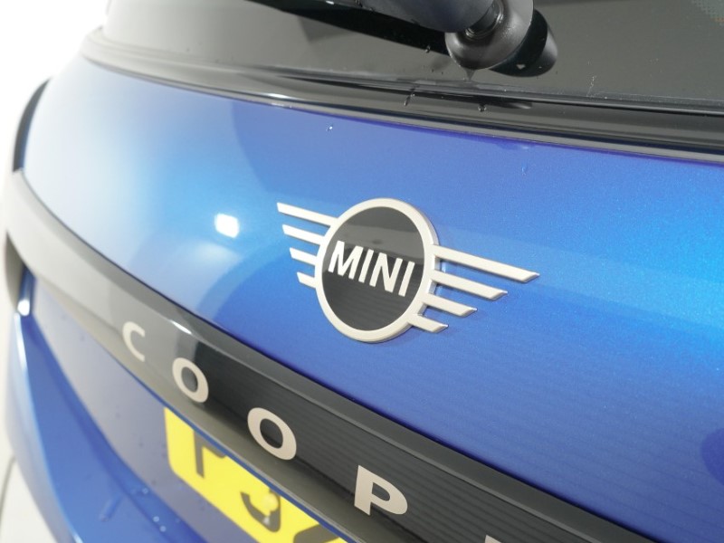 2025 (25) MINI COOPER 2.0 S Exclusive 3dr Auto 5728304