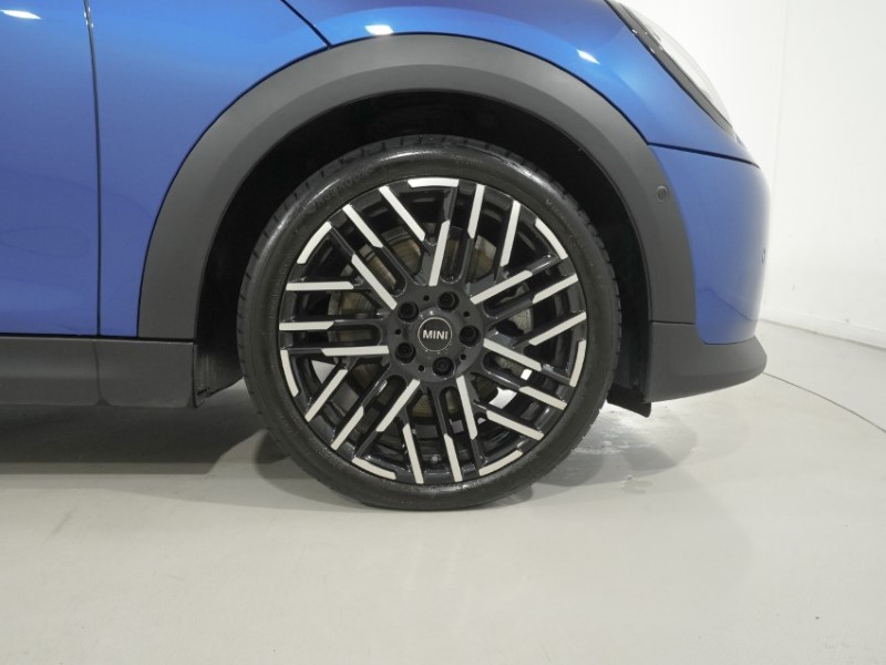 2025 (25) MINI COOPER 2.0 S Exclusive 3dr Auto 5728321