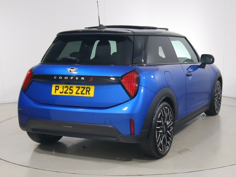 2025 (25) MINI COOPER 2.0 S Exclusive 3dr Auto 5728368
