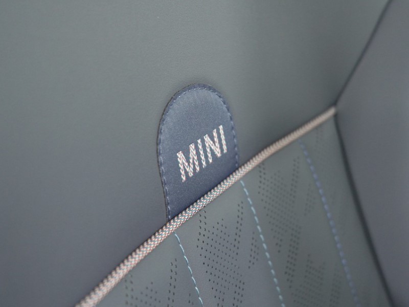 2025 (25) MINI COOPER 2.0 S Exclusive 3dr Auto 5728329