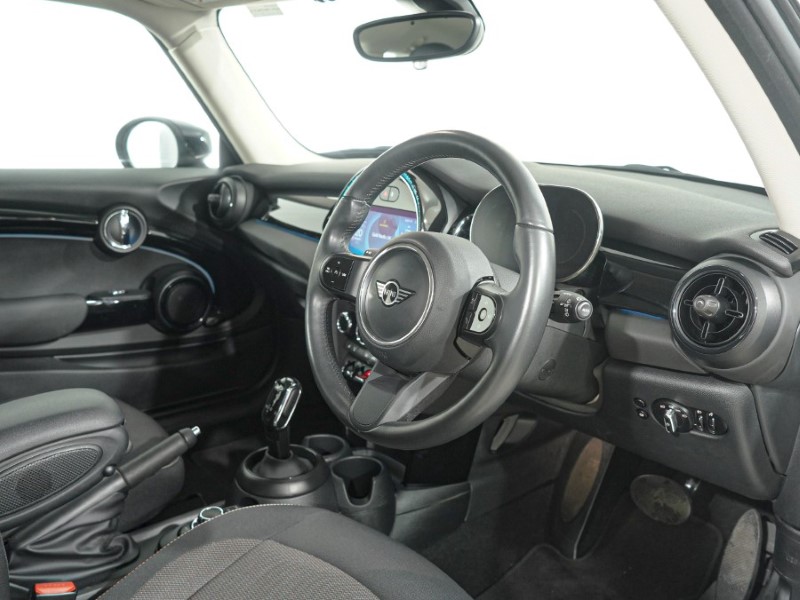 2023 (23) MINI HATCHBACK 1.5 Cooper Classic 3dr Auto 5734638