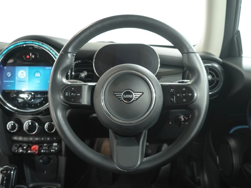 2023 (23) MINI HATCHBACK 1.5 Cooper Classic 3dr Auto 5734627