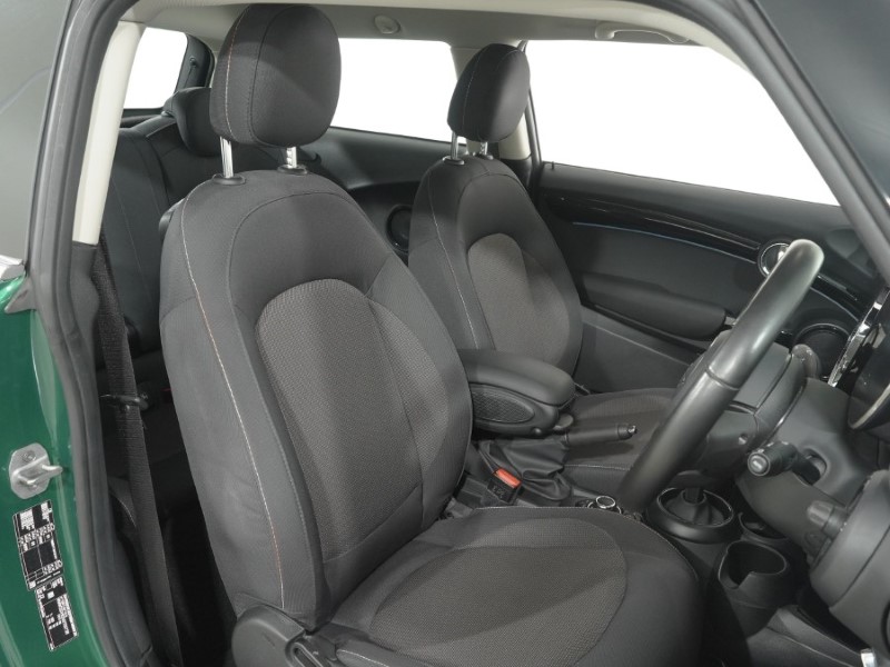 2022 (72) MINI HATCHBACK 1.5 Cooper Classic 3dr Auto 5734563