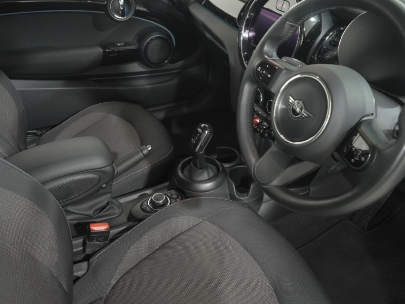2022 (72) MINI HATCHBACK 1.5 Cooper Classic 3dr Auto 5734567