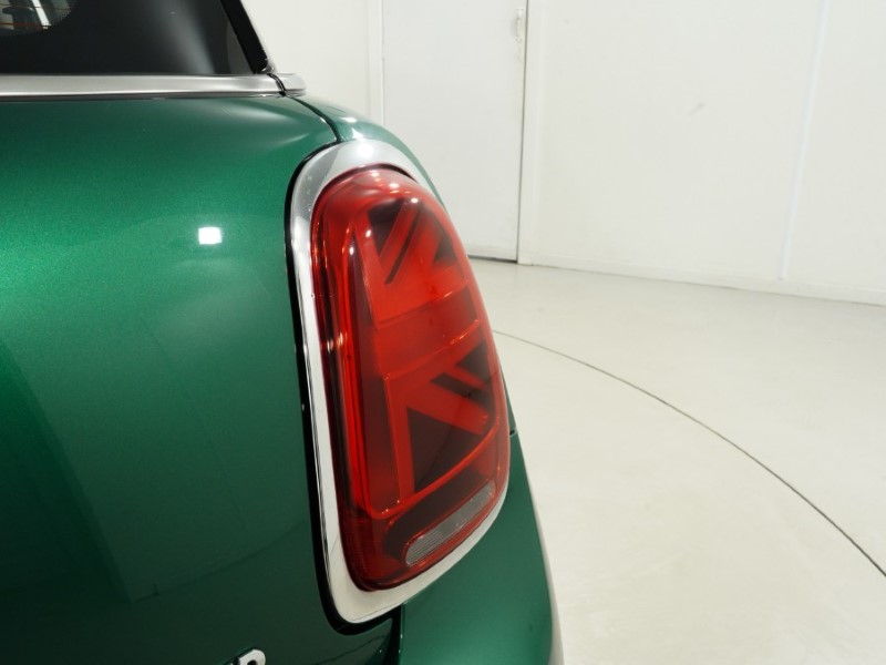 2022 (72) MINI HATCHBACK 1.5 Cooper Classic 3dr Auto 5734579