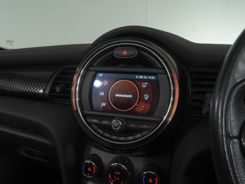 2020 (70) MINI CONVERTIBLE 2.0 Cooper S Sport II 2dr Auto 5742335