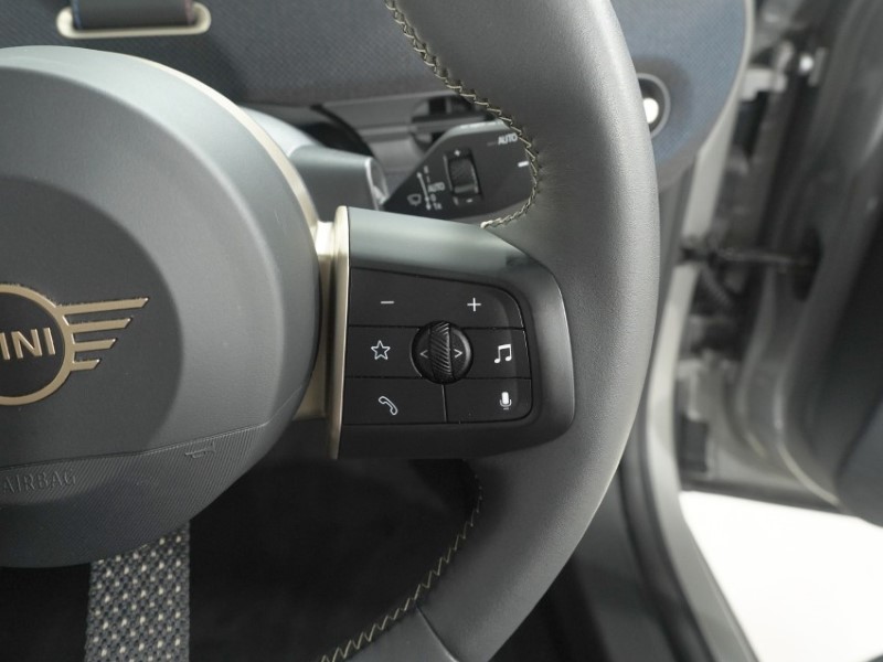 2025 (74) MINI ACEMAN 135kW E Classic 43kWh 5dr Auto 5751938