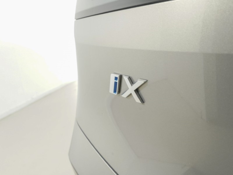 2024 (73) BMW iX 240kW xDrive40 M Sport 76.6kWh 5dr Auto 5760095