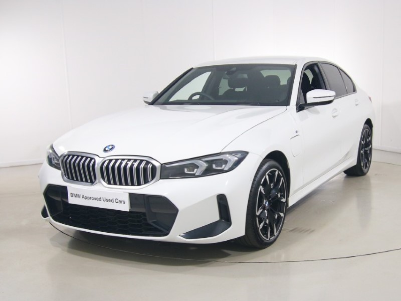 2026 (26) BMW 3 SERIES 330e 22.3 kWh M Sport 4dr Step Auto 5796963