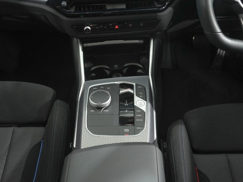 2026 (26) BMW 3 SERIES 330e 22.3 kWh M Sport 4dr Step Auto 5796920