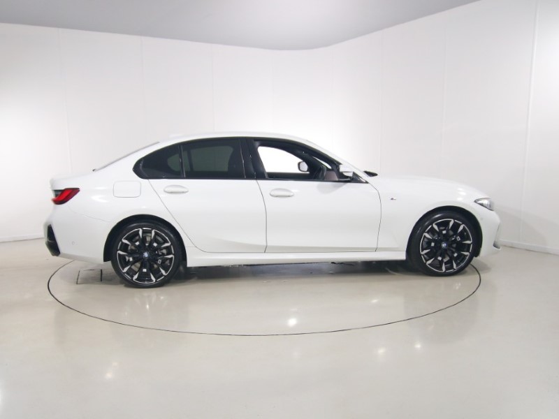 2026 (26) BMW 3 SERIES 330e 22.3 kWh M Sport 4dr Step Auto 5796968