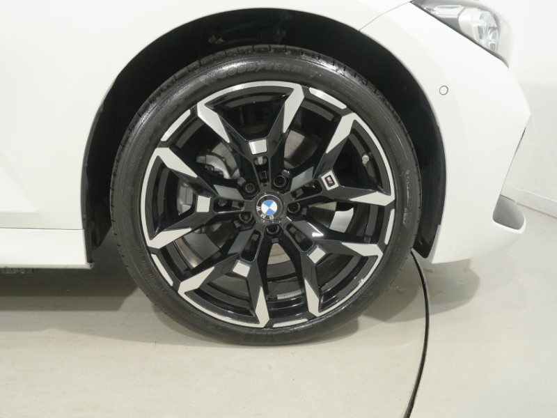 2026 (26) BMW 3 SERIES 330e 22.3 kWh M Sport 4dr Step Auto 5796926