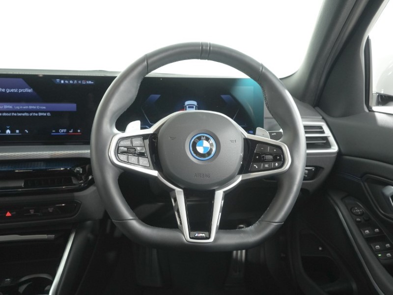 2026 (26) BMW 3 SERIES 330e 22.3 kWh M Sport 4dr Step Auto 5796921