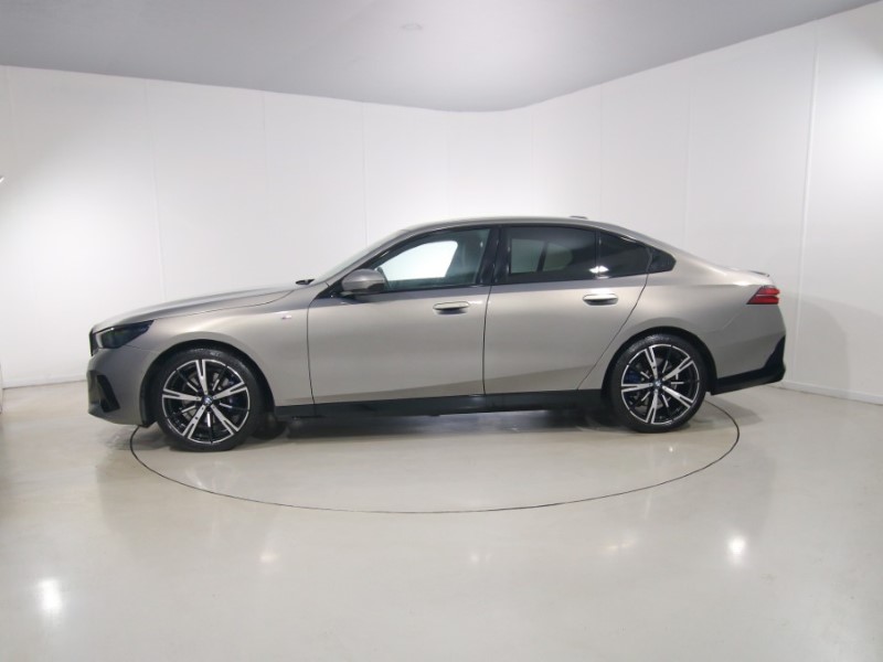 2024 (24) BMW 5 SERIES 520i M Sport Pro 4dr Auto 5802732