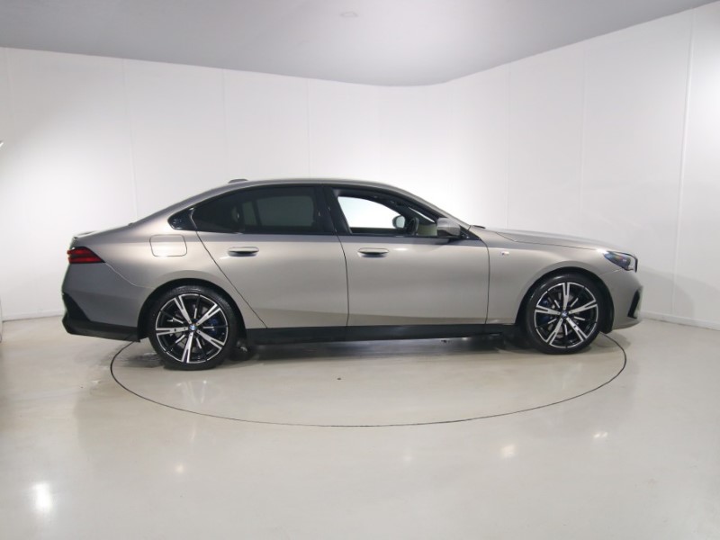 2024 (24) BMW 5 SERIES 520i M Sport Pro 4dr Auto 5802736