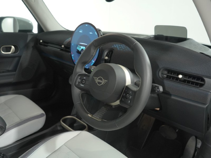 2024 (24) MINI COOPER 1.5 C Classic 3dr Auto 5811574