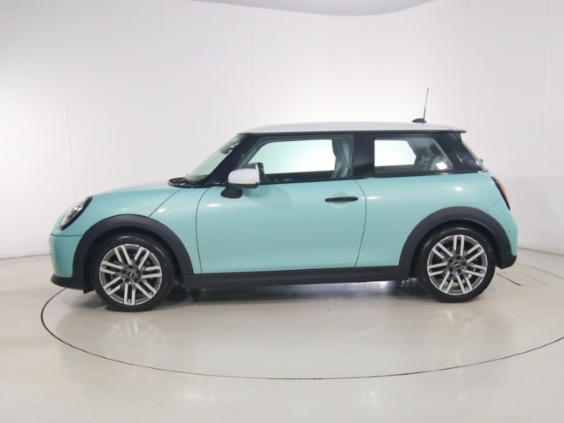 2024 (24) MINI COOPER 1.5 C Classic 3dr Auto 5811610