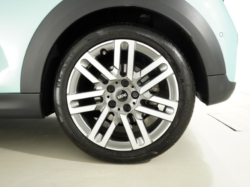 2024 (24) MINI COOPER 1.5 C Classic 3dr Auto 5811562