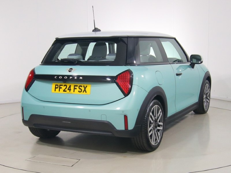 2024 (24) MINI COOPER 1.5 C Classic 3dr Auto 5811613