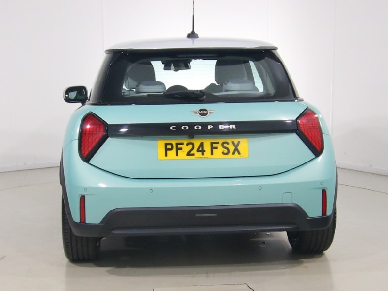 2024 (24) MINI COOPER 1.5 C Classic 3dr Auto 5811612