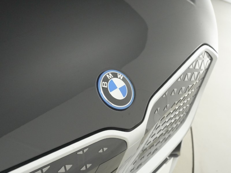 2026 (26) BMW iX1 150kW eDrive20 xLine 65kWh 5dr Auto 5833845