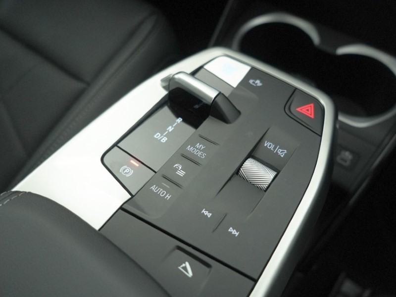 2026 (26) BMW iX1 150kW eDrive20 xLine 65kWh 5dr Auto 5833872