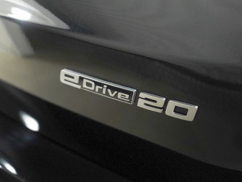 2026 (26) BMW iX1 150kW eDrive20 xLine 65kWh 5dr Auto 5833832
