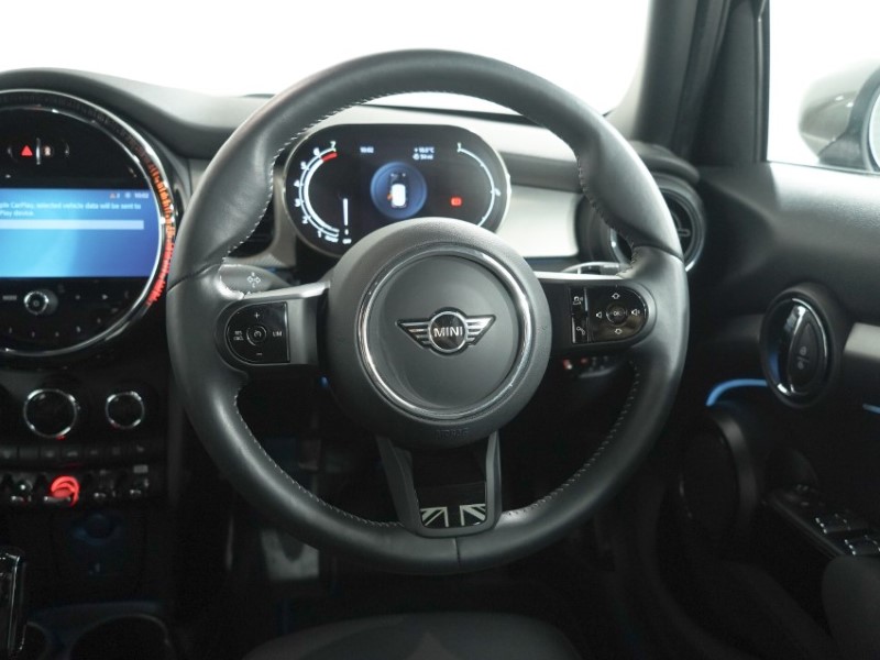 2023 (73) MINI HATCHBACK 1.5 Cooper Exclusive Premium 5dr Auto 5847107