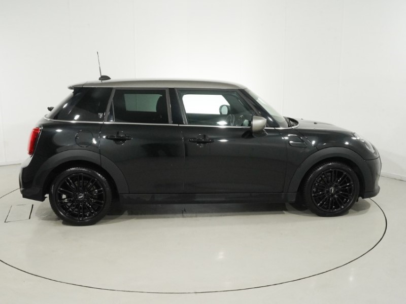 2023 (73) MINI HATCHBACK 1.5 Cooper Exclusive Premium 5dr Auto 5847095