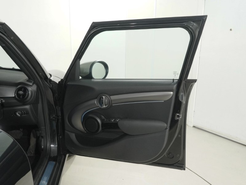 2023 (73) MINI HATCHBACK 1.5 Cooper Exclusive Premium 5dr Auto 5847113