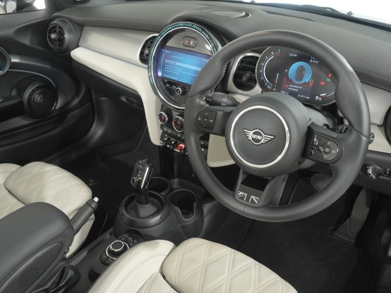2023 (73) MINI CONVERTIBLE 1.5 Cooper Exclusive 2dr 5881417