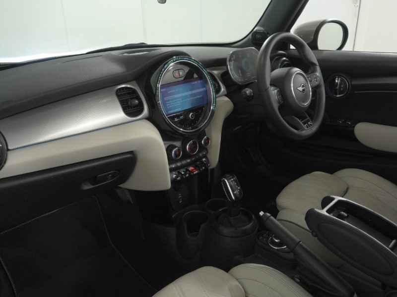 2023 (73) MINI CONVERTIBLE 1.5 Cooper Exclusive 2dr 5881398