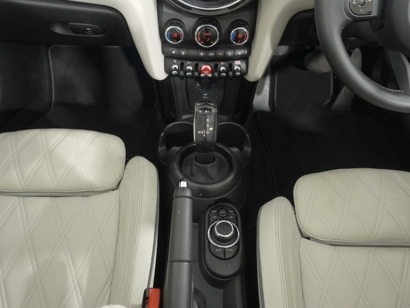 2023 (73) MINI CONVERTIBLE 1.5 Cooper Exclusive 2dr 5881403