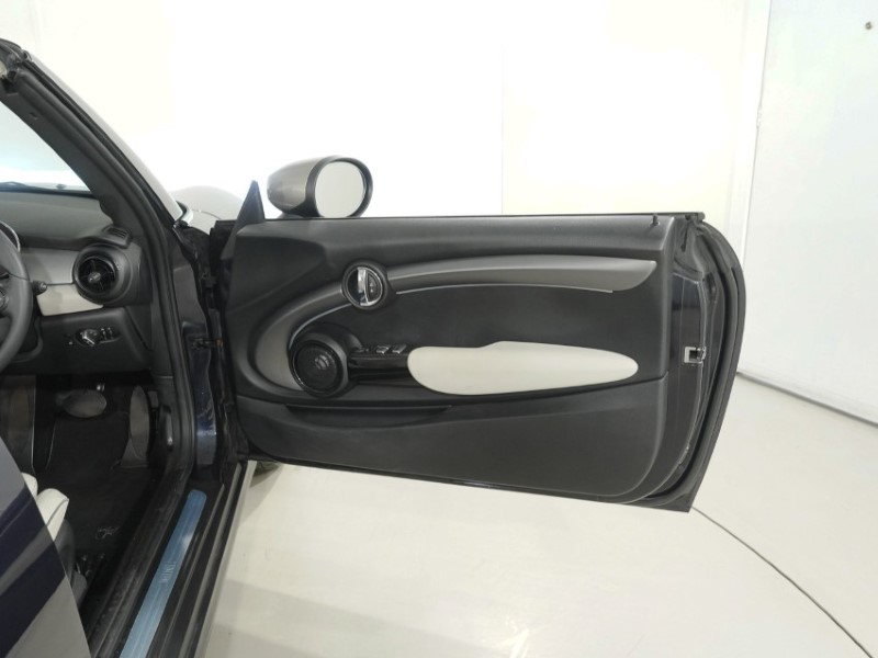 2023 (73) MINI CONVERTIBLE 1.5 Cooper Exclusive 2dr 5881411
