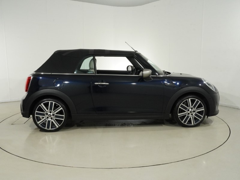 2023 (73) MINI CONVERTIBLE 1.5 Cooper Exclusive 2dr 5881382