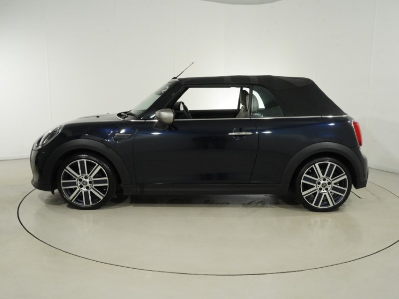 2023 (73) MINI CONVERTIBLE 1.5 Cooper Exclusive 2dr 5881378