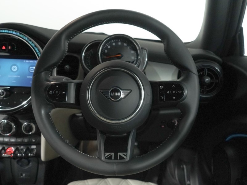 2022 (72) MINI CONVERTIBLE 1.5 Cooper Exclusive 2dr Auto 5827325