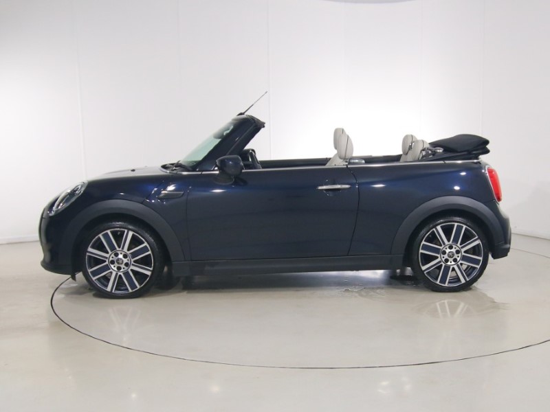 2022 (72) MINI CONVERTIBLE 1.5 Cooper Exclusive 2dr Auto 5827370
