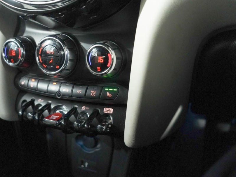 2022 (72) MINI CONVERTIBLE 1.5 Cooper Exclusive 2dr Auto 5827343