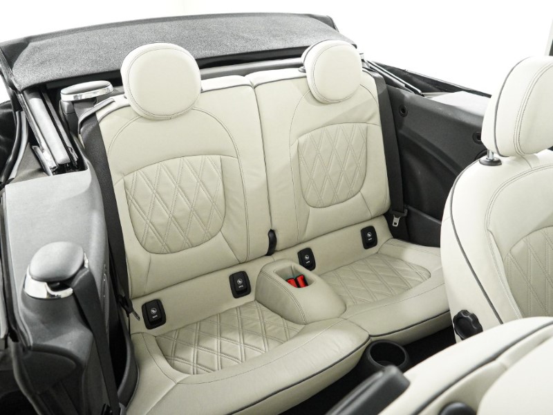 2022 (72) MINI CONVERTIBLE 1.5 Cooper Exclusive 2dr Auto 5827357