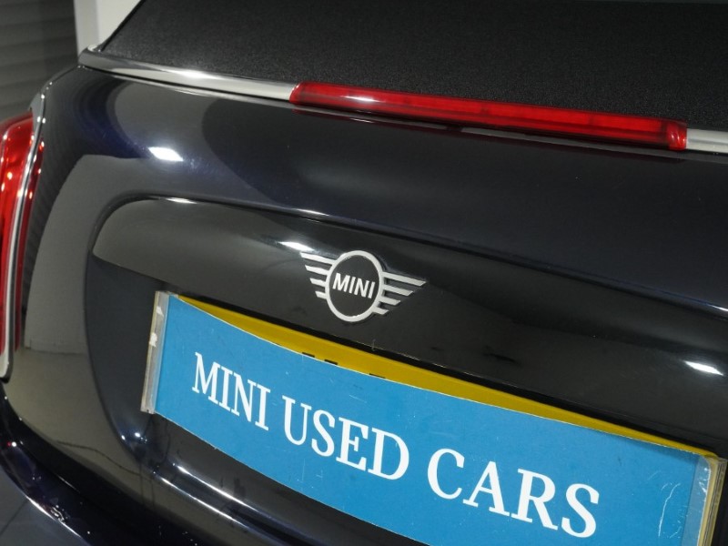 2022 (72) MINI CONVERTIBLE 1.5 Cooper Exclusive 2dr Auto 5827318